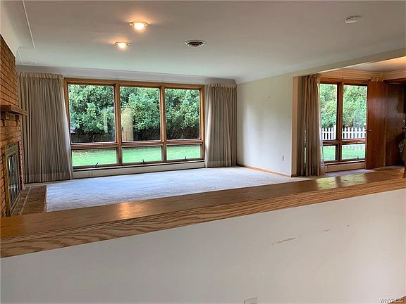 3rd image of 16 Hunters Ln