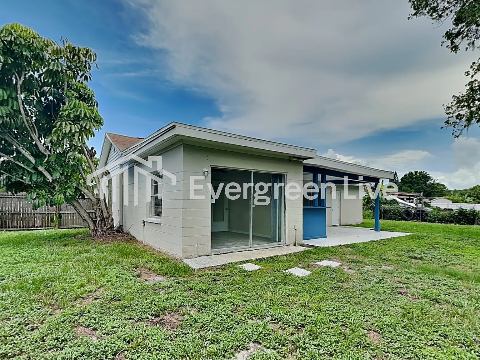 3 bed, 2.0 bath, 1211 sqft, $1,595 — Photo 3