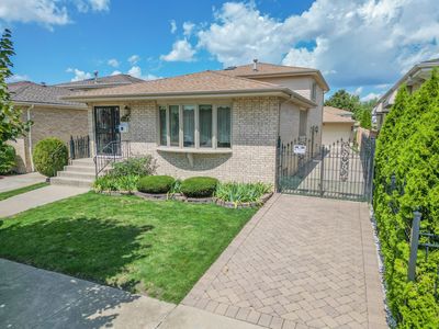 6730 W Berenice Ave, Chicago, IL, 60634