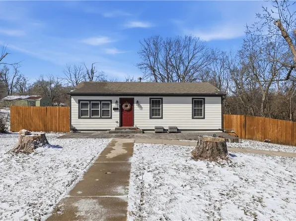 10302 Oakland Ave, Kansas City, MO 64134