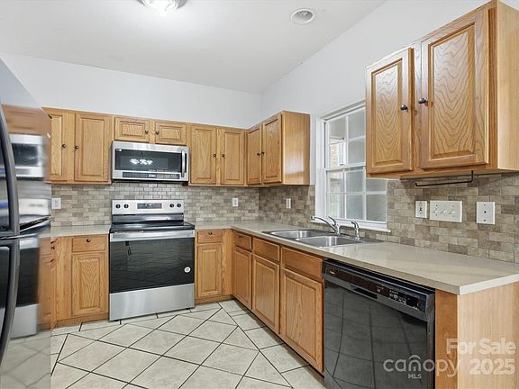 3rd image of 3402 Continental Dr