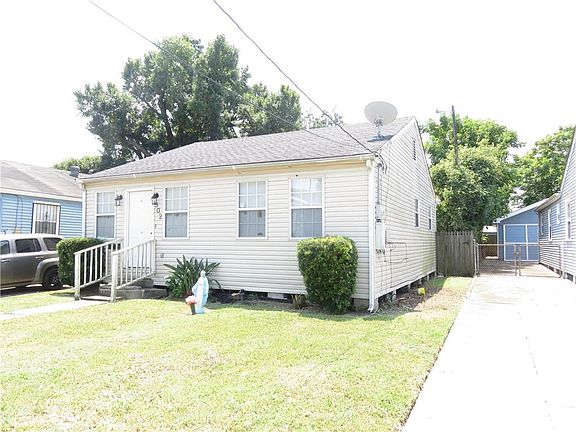 2nd image of 302 Wallace Dr
