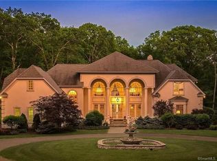 17 Gate Post Ln, Woodbury, CT 06798