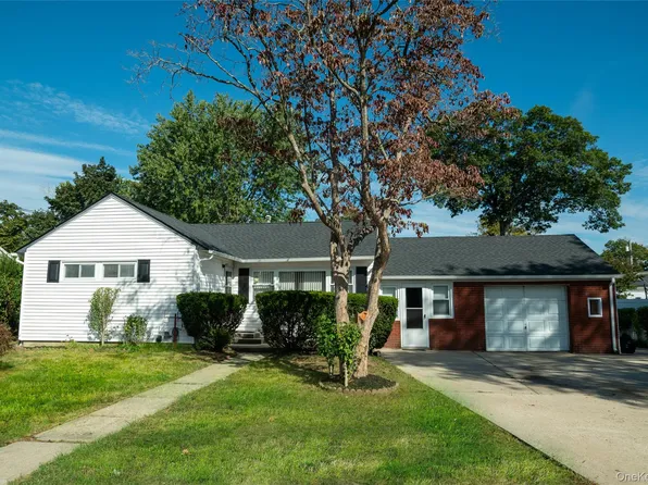 3 Poplar Street, Central Islip, NY 11722