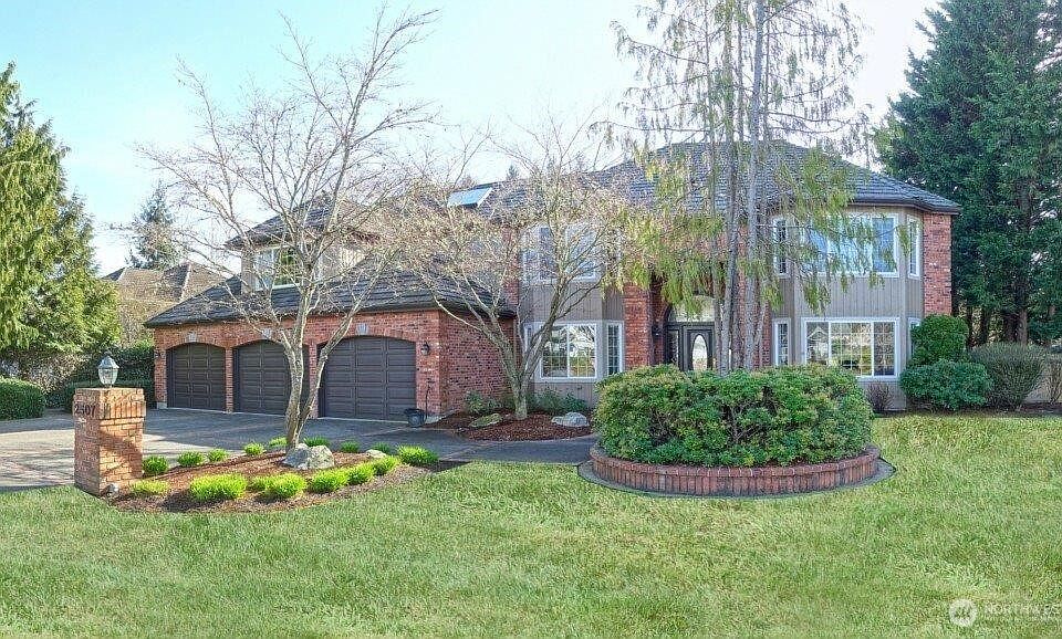 1st image of 2507 Buckingham Drive SE