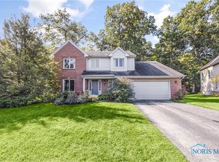 8733 Saint George Dr, Holland, OH 43528