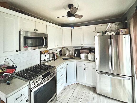 2nd image of 4 Abbey Pl