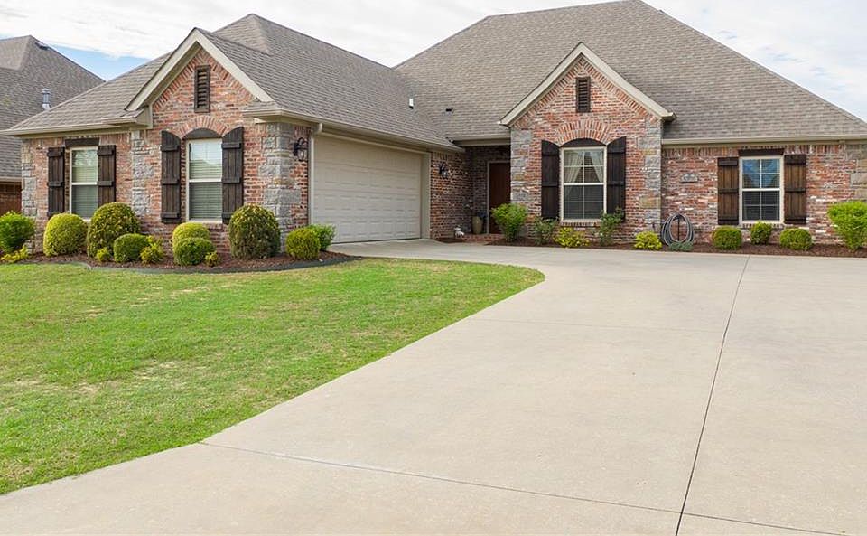 2nd image of 5701 Callaway Ln
