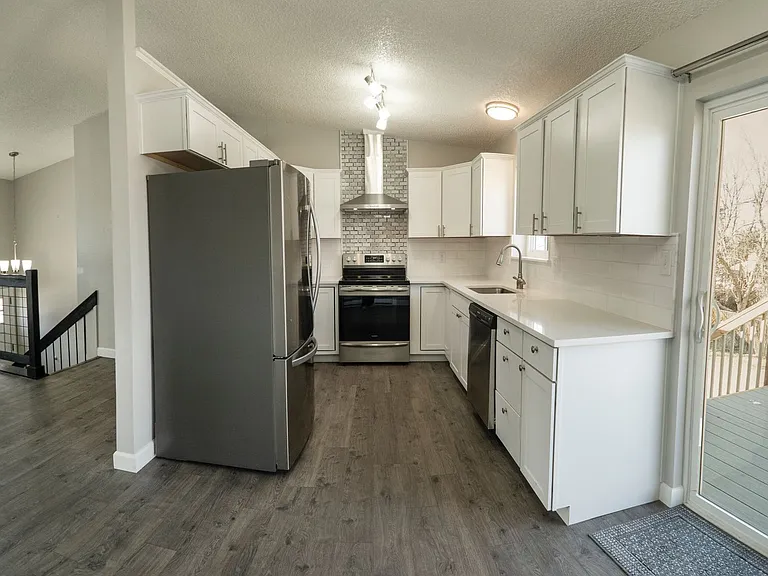 1630 Hastings Dr — Photo 10