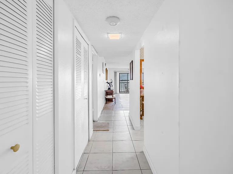 7700 Sun Island Dr S #402 — Photo 3