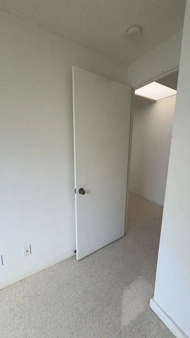 Spacious Single Family Home In Moanalua Valley — Photo 4