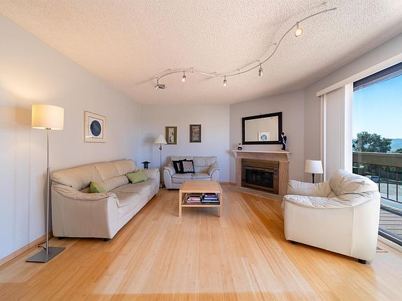 5th image of 604 Stonegate Dr