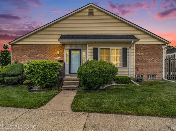 37494 Charter Oaks Blvd, Clinton Township, MI 48036