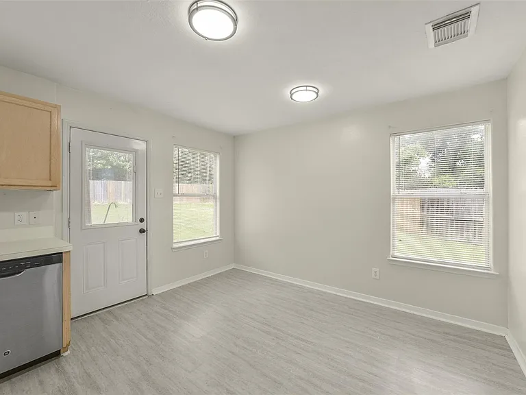 839 Autumn Point Ln — Photo 17