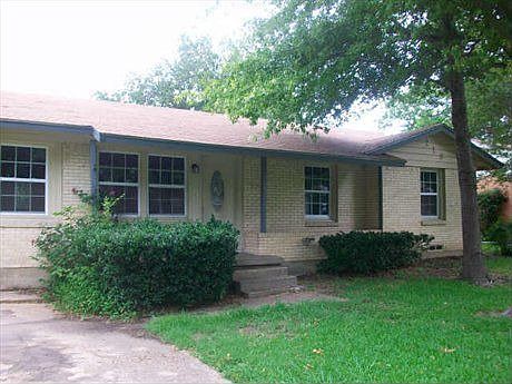 1st image of 213 W Daugherty Dr