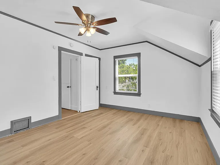 Upstairs Bedroom #3