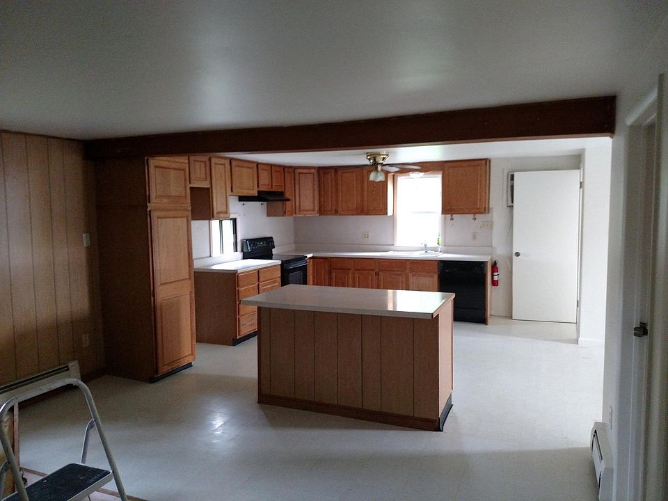 2nd image of 163 Green Hill Rd