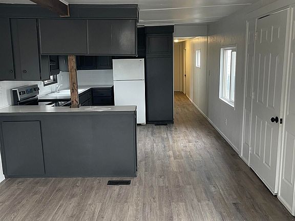 4th image of 620 Chucker Dr #37