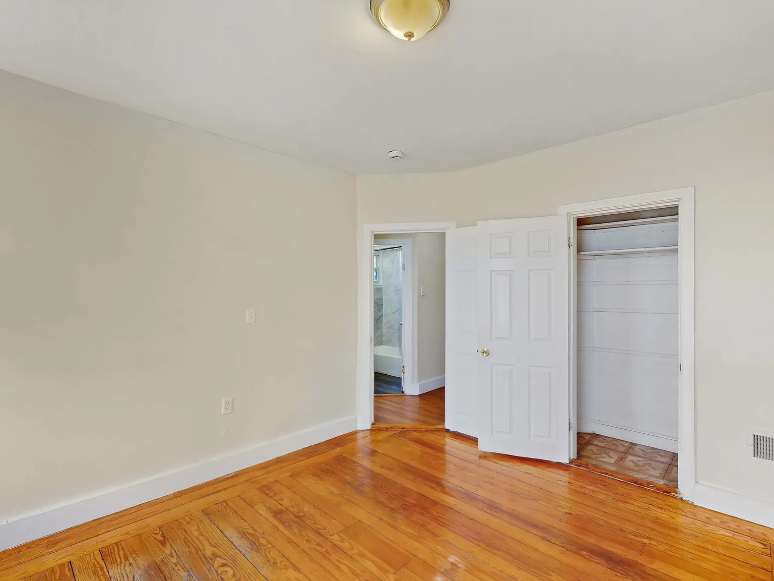 3 bed, 1.5 bath, 1250 sqft, $3,250 — Photo 2
