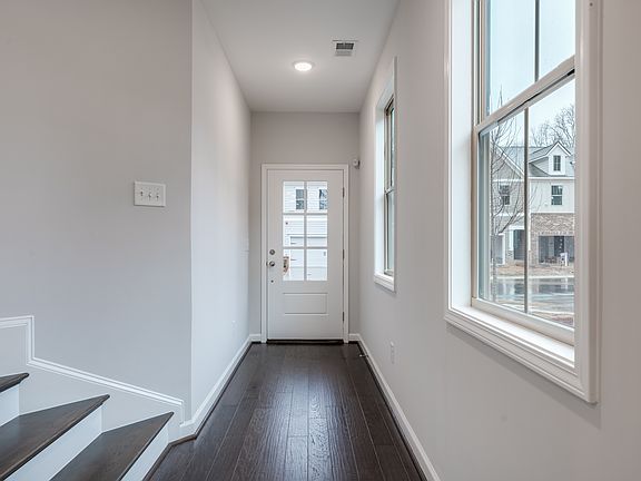 2nd image of 1095 Lawanna Dr