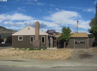 614 E 2nd Ave, Riddle, OR 97469