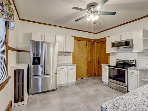 3rd image of 2381 S Woodward St #2383