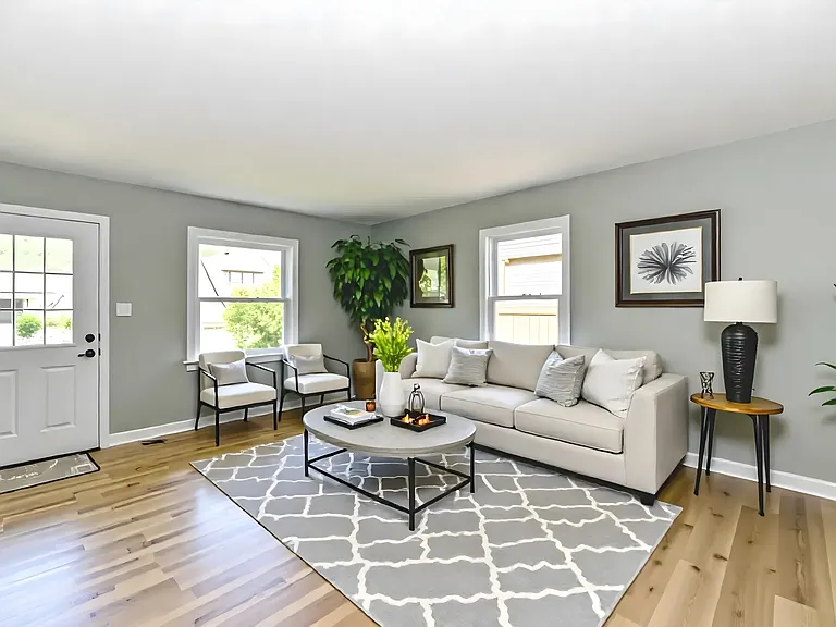 3315 N Euclid Ave — Photo 3