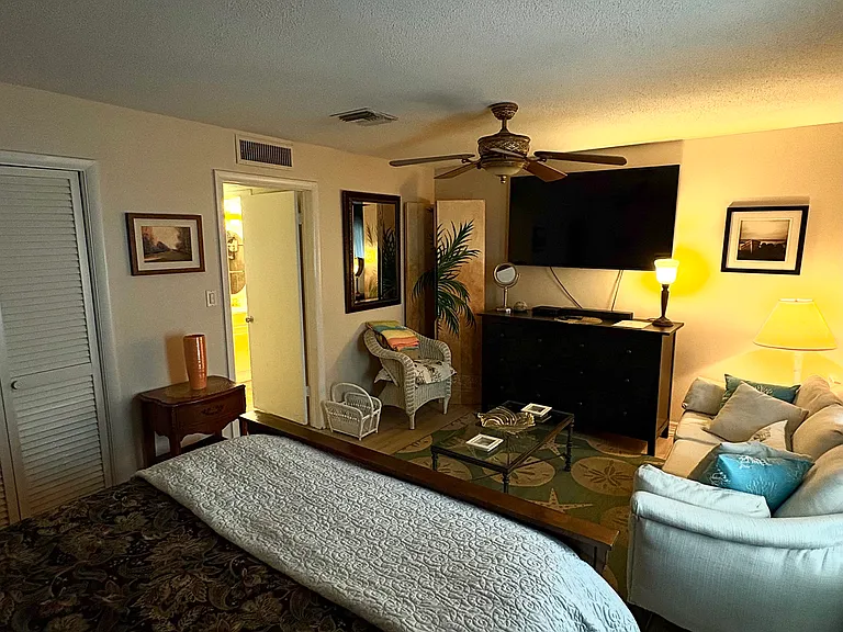 368 Harbour Dr — Photo 10
