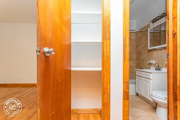 Rented by MySpaceNYC | media 30