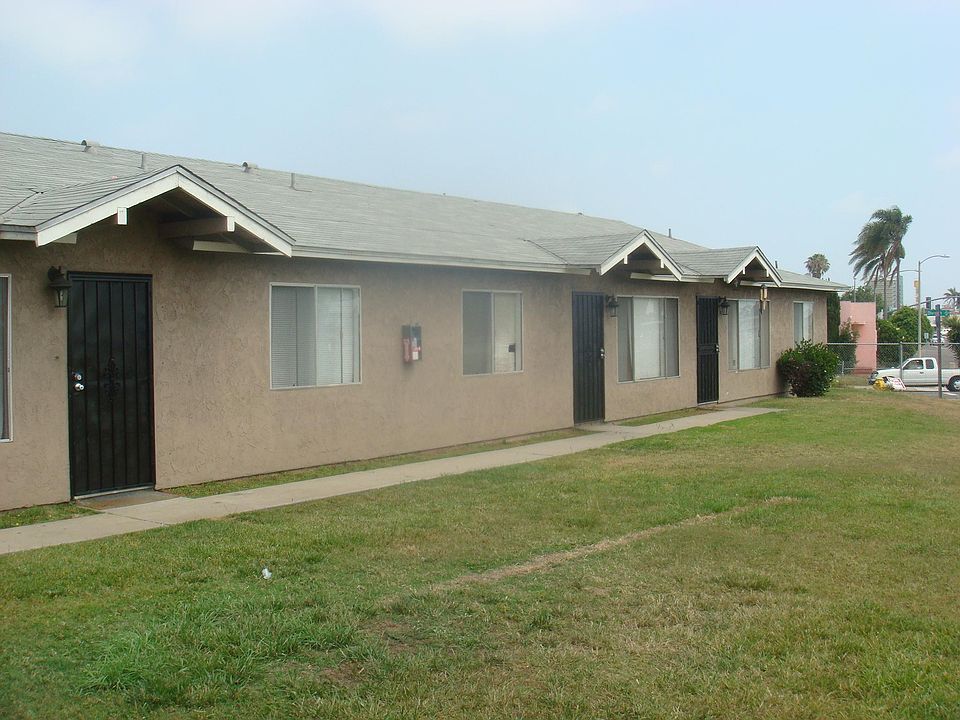 1st Unit on left is availale unit. The end Unit.