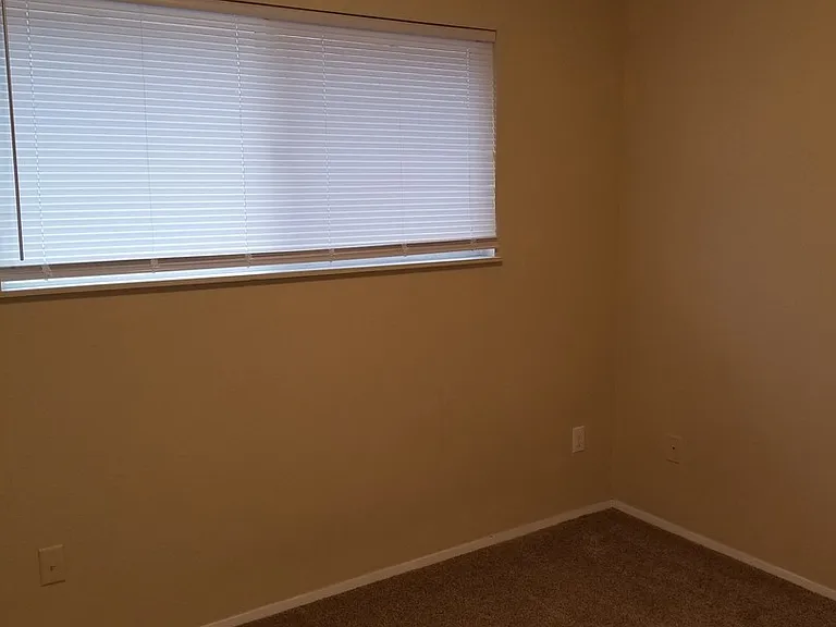 Meadow Creek Apartments — Photo 19