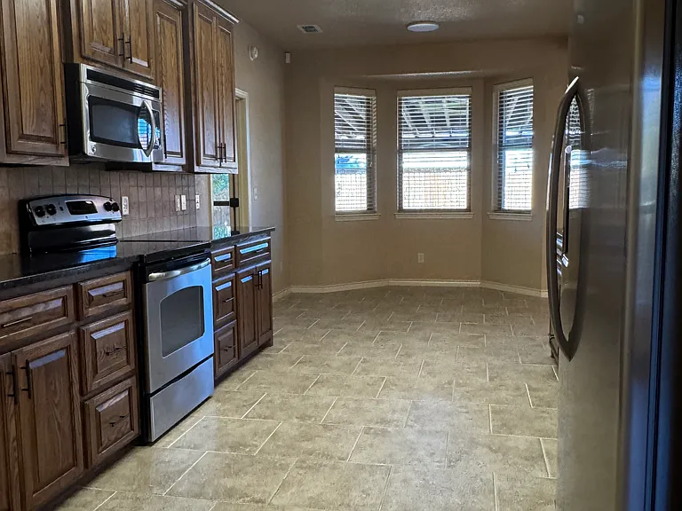 610 Benelli Dr — Photo 10