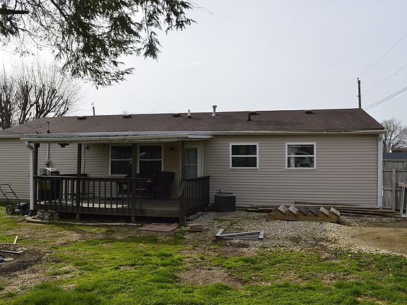 2nd image of 31 Fairlane Dr