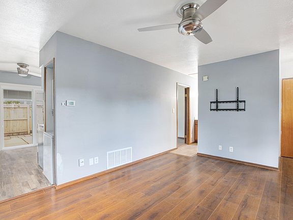 4th image of 802 Berkley Cir