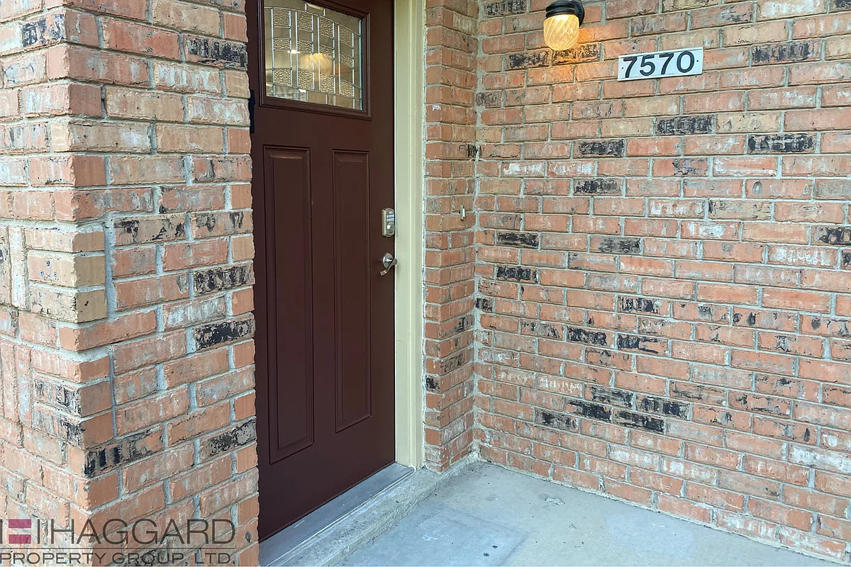 Building Photo - 7570 Kings Ridge Rd