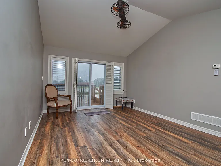 35 Cobblestone St — Photo 9