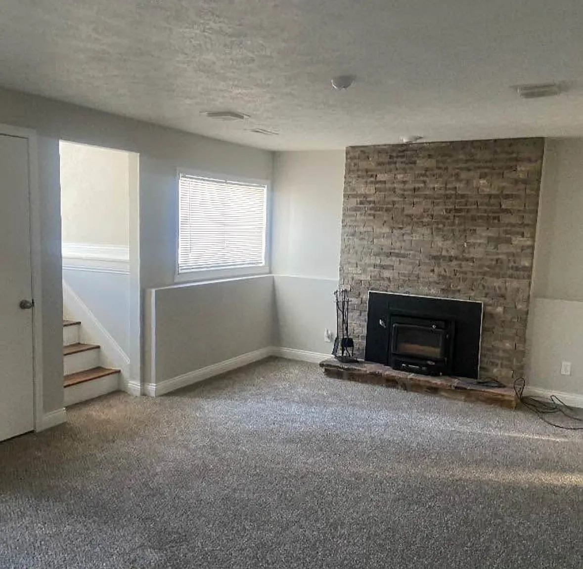 4 bed, 2200 sqft, $2,550 — Photo 4