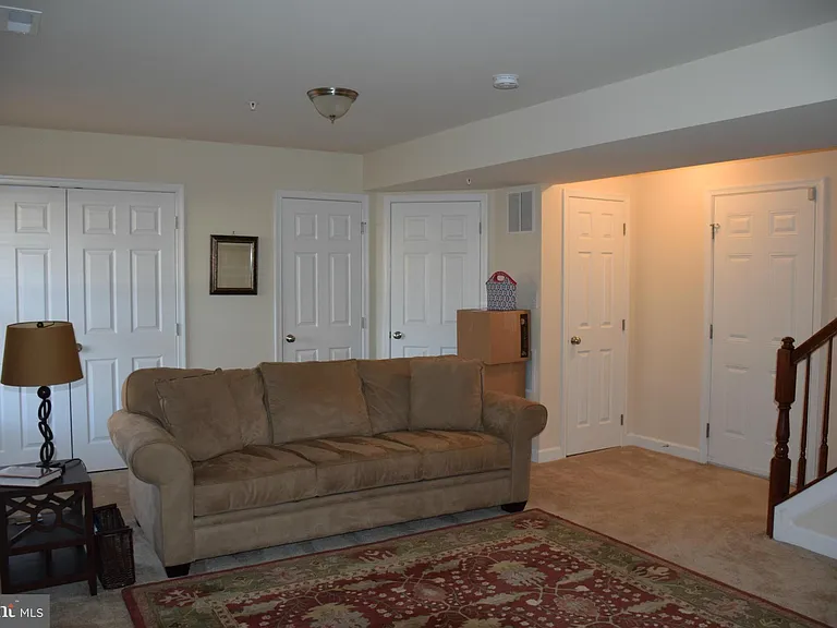 390 English Oak Ln — Photo 20