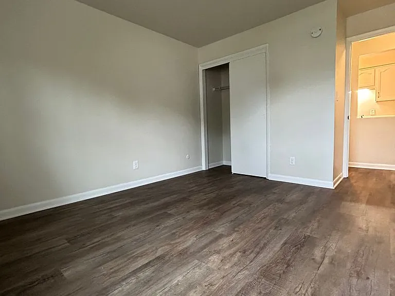 125 Bader St — Photo 10