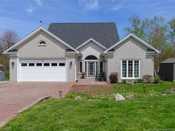 27 Sunset Cres, Grand Bay Westfield, NB E5K 2W3