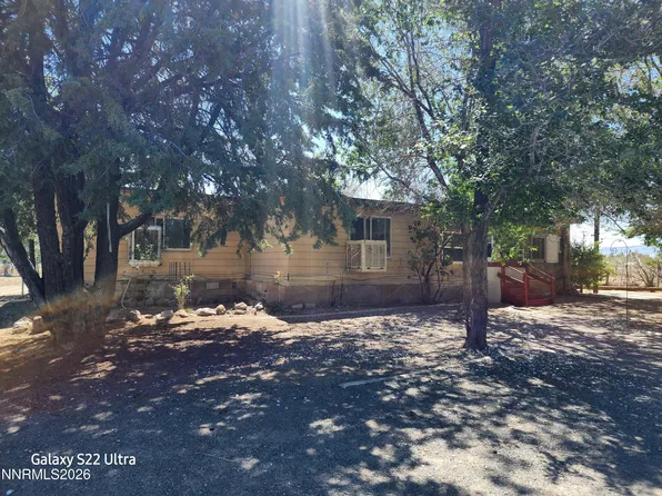3660 Cypress St, Silver Springs, NV 89429