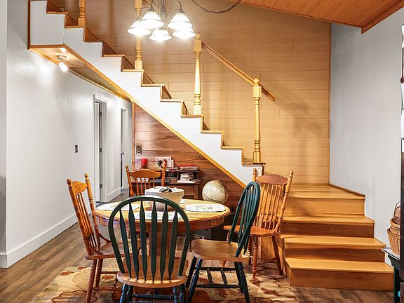 5th image of 22535 Valley View Rd