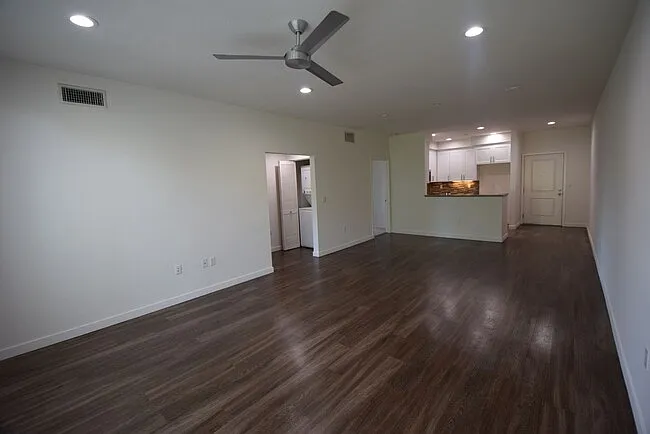 7851 Ventura Canyon Avenue — Photo 4
