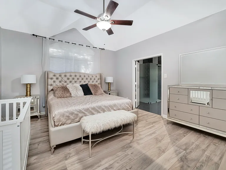 8412 Pioneer Dr — Photo 14