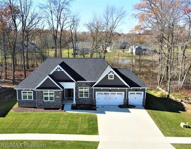 44 Candlelight Ct, Brighton, MI, 48114