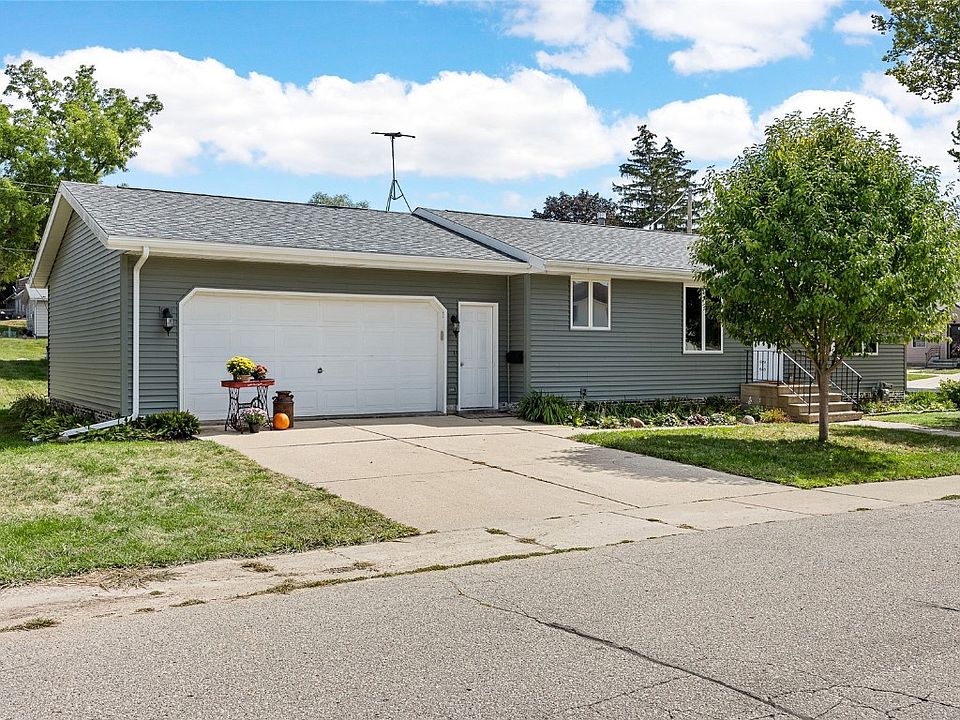101 N Division St, Anamosa, IA 52205 MLS 2306076 Zillow