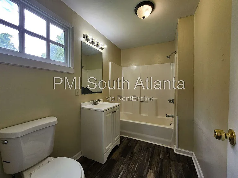 348 N 17th St — Photo 12