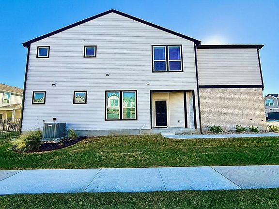 3rd image of 2725 Woodall Dr Unit 1401