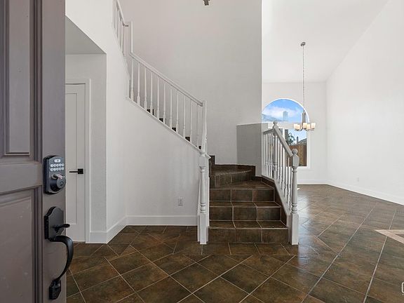 5th image of 6107 Cartagena Ave