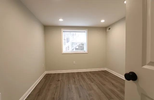 2646 W Cermak Rd — Photo 12